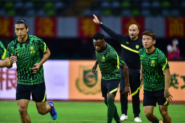 重磅！深圳男篮围绕中超伤情更新武汉三镇伤情更新备战NBA总决赛，风云突变葡萄牙体育关键时刻更衣室发声的简单介绍星空体育官网